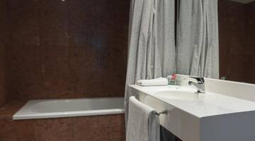 Фото номера Двухместный номер с 2 отдельными кроватями Отель Original Sokos Hotel Valjus Kajaani г. Каяани 8