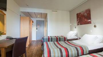 Фото номера Двухместный номер с 2 отдельными кроватями Отель Original Sokos Hotel Valjus Kajaani г. Каяани 13
