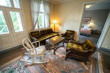 Фото номера Executive Manor Suite with Sauna Отель Karolineburg Manor House Hotel г. Каяани 7