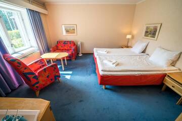 Фото номера Large Standard Twin Room  - Guesthouse Отель Karolineburg Manor House Hotel г. Каяани 2