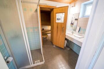Фото номера Large Standard Twin Room  - Guesthouse Отель Karolineburg Manor House Hotel г. Каяани 7