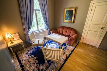Фото номера Manor Suite for two with Sauna Отель Karolineburg Manor House Hotel г. Каяани 7