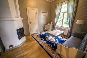 Фото номера Manor Suite for two with Sauna Отель Karolineburg Manor House Hotel г. Каяани 3